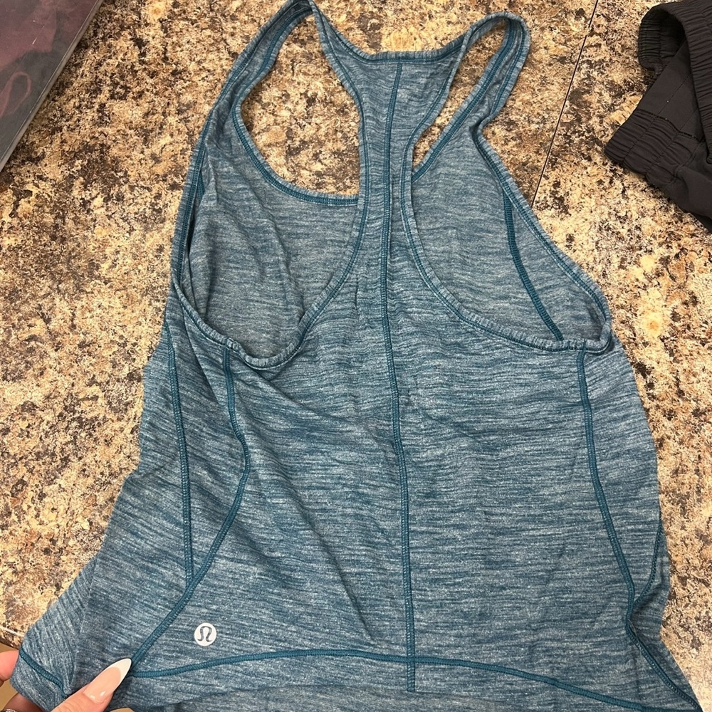 Lululemon tank